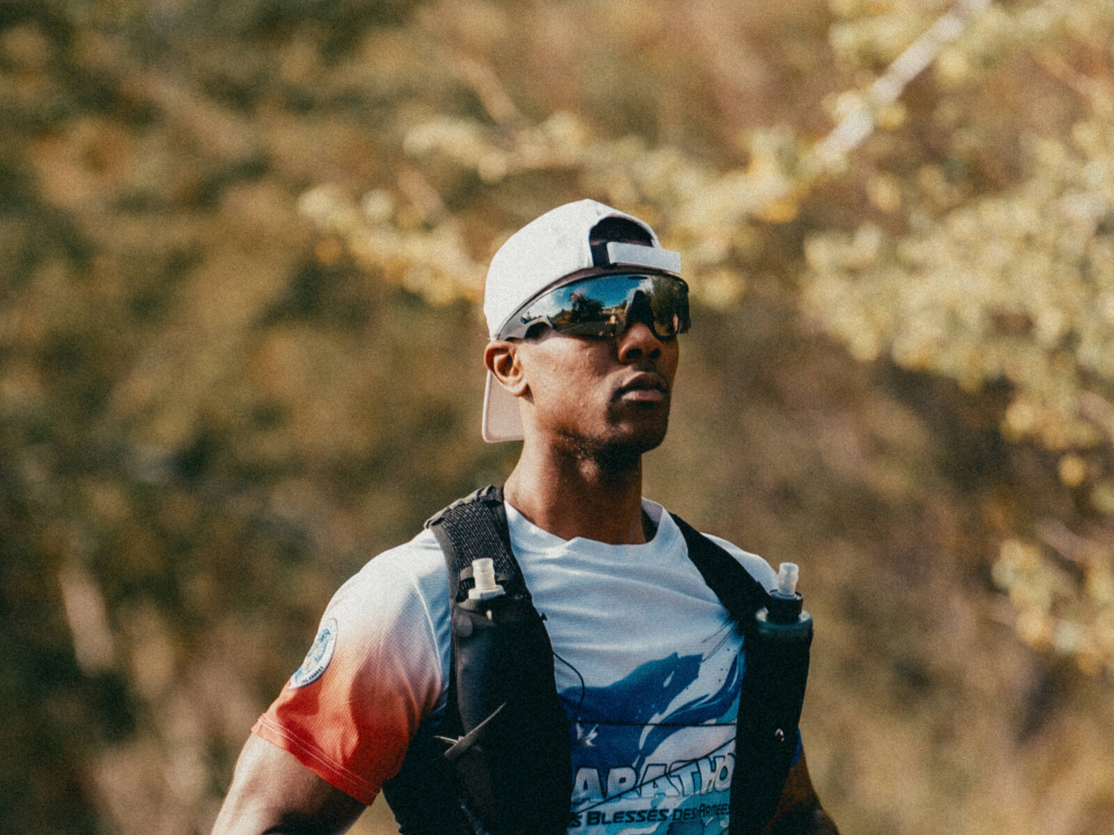 Un coureur sur le parcours à pied